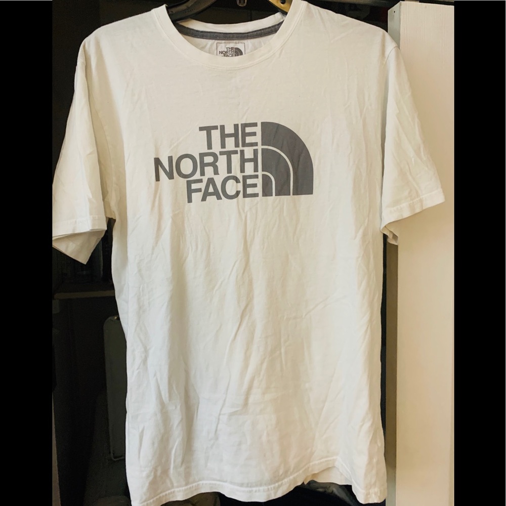 Men’s North Face T Shirt Medium